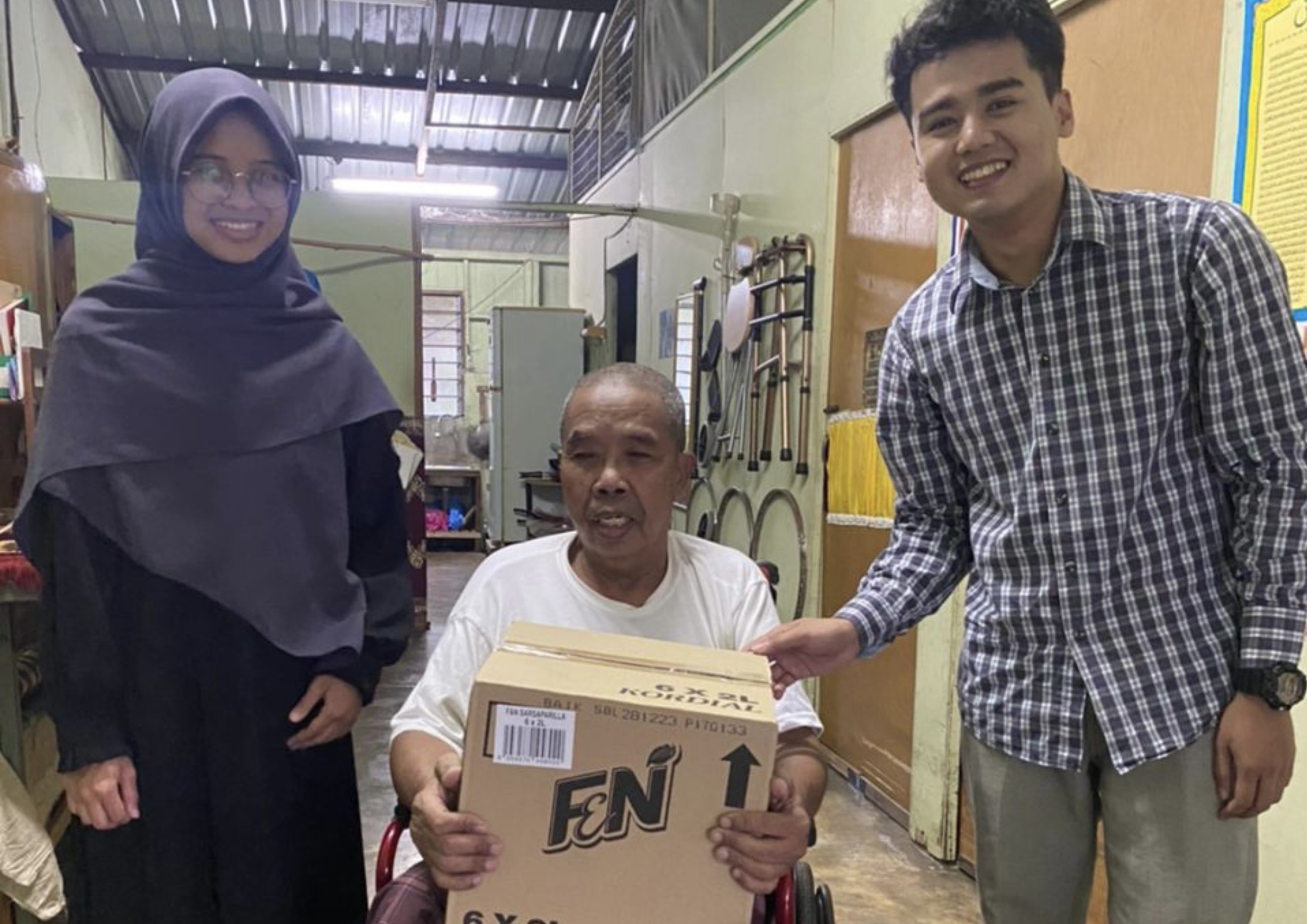 Provided basic necessities to underprivileged fathers in Alor Setar